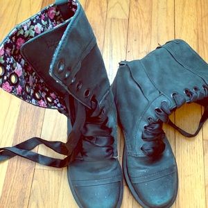 Dr Martens Triumph 1914 boots